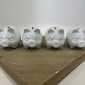 6 Mini Piggy Banks